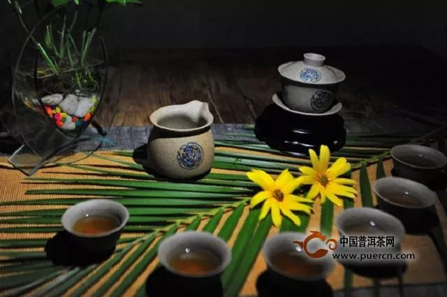 世界再大，不過(guò)一盞茶