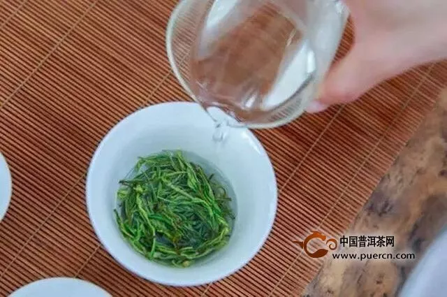 泡安吉白茶水温多少合适