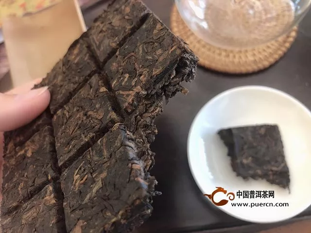 甜浓醇厚-润元昌春浓方砖（熟茶）