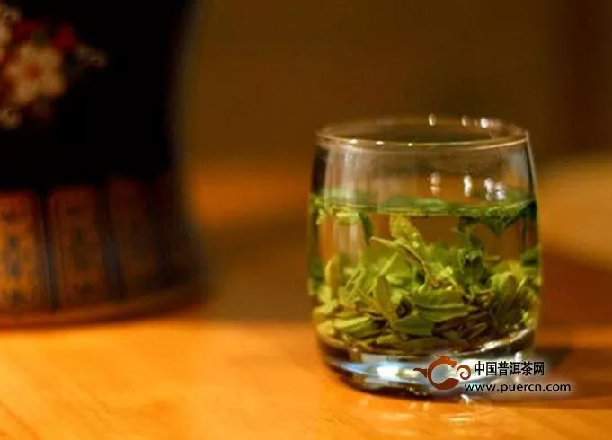 龙井茶和安吉白茶有什么区别？经常喝有什么好处