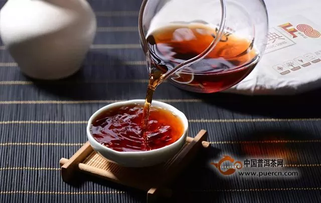 茶緣，茶源，他與“巔茶”有個(gè)故事要講