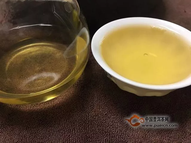 小而方 珍而藏｜ 润元昌臻藏方茶评测