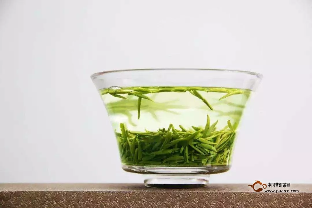 海鲜和绿茶能一起吃吗？