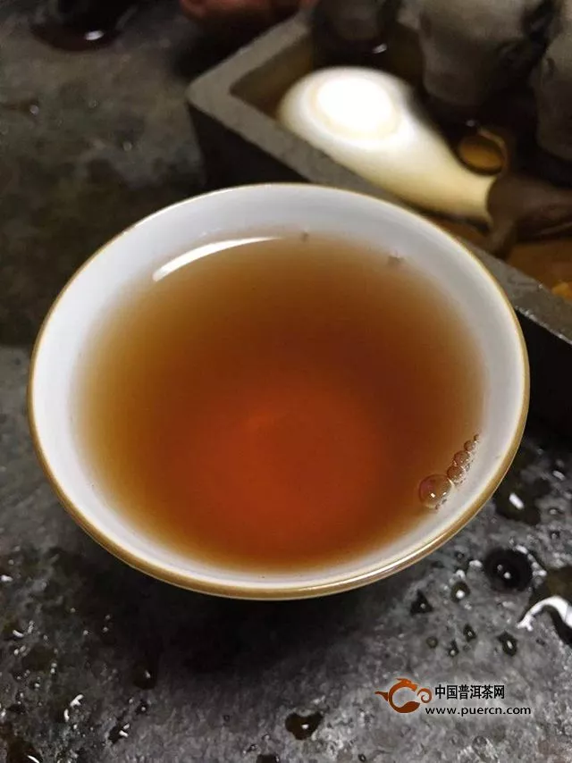 這不是一顆甜棗 ｜品2017潤元昌老茶頭方磚熟茶