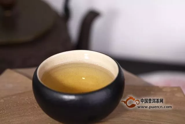 海湾茶业：『Tea-新品』2019年｜9948生饼