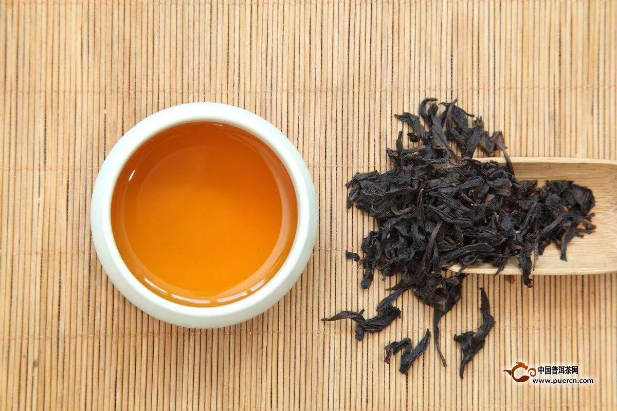 茶叶大红袍的功效：降血脂、增强记忆力、降血压