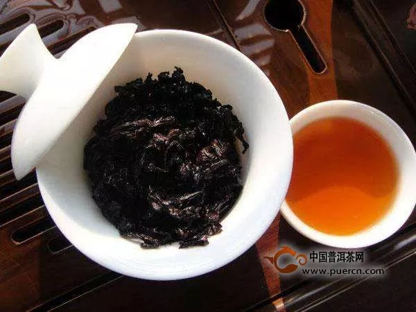 茶叶大红袍的功效：降血脂、增强记忆力、降血压