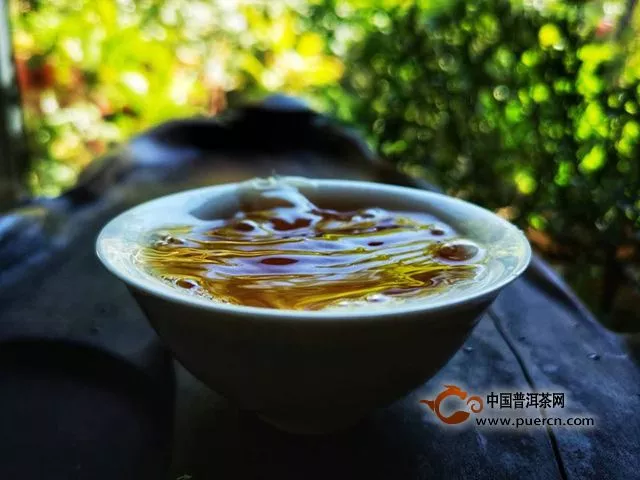 一段老時光—試飲2018年云南中茶金雞沱茶95克