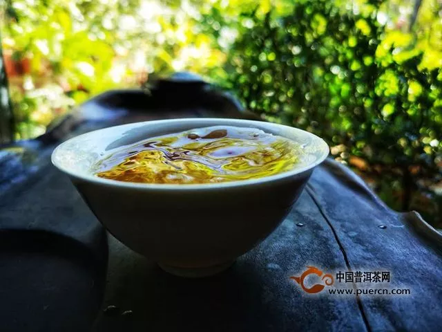 一段老时光—试饮2018年云南中茶金鸡沱茶95克