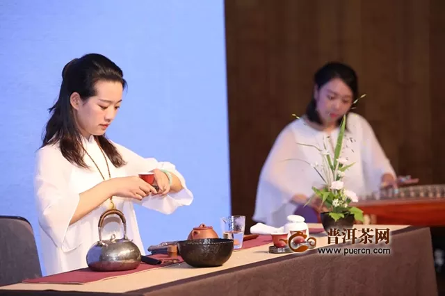 “无上妙品  以心传心”中韩禅茶会成功举办｜大益「传心」在首尔发布