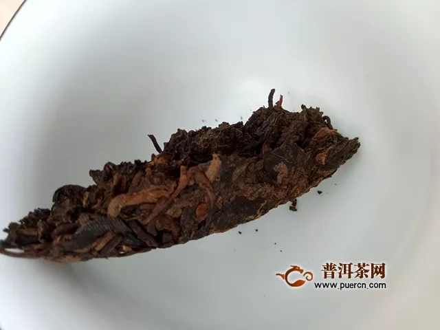 2017年云源號(hào)布朗貢餅熟茶試用評(píng)測(cè)報(bào)告：好熟茶難遇，遇見(jiàn)布朗貢餅！