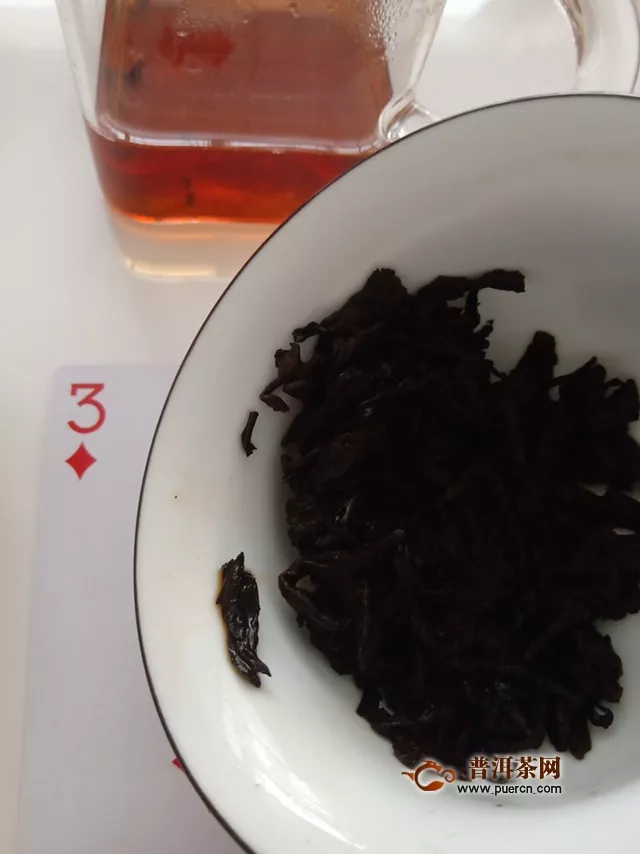 2017年云源號(hào)布朗貢餅熟茶試用評(píng)測(cè)報(bào)告：好熟茶難遇，遇見(jiàn)布朗貢餅！