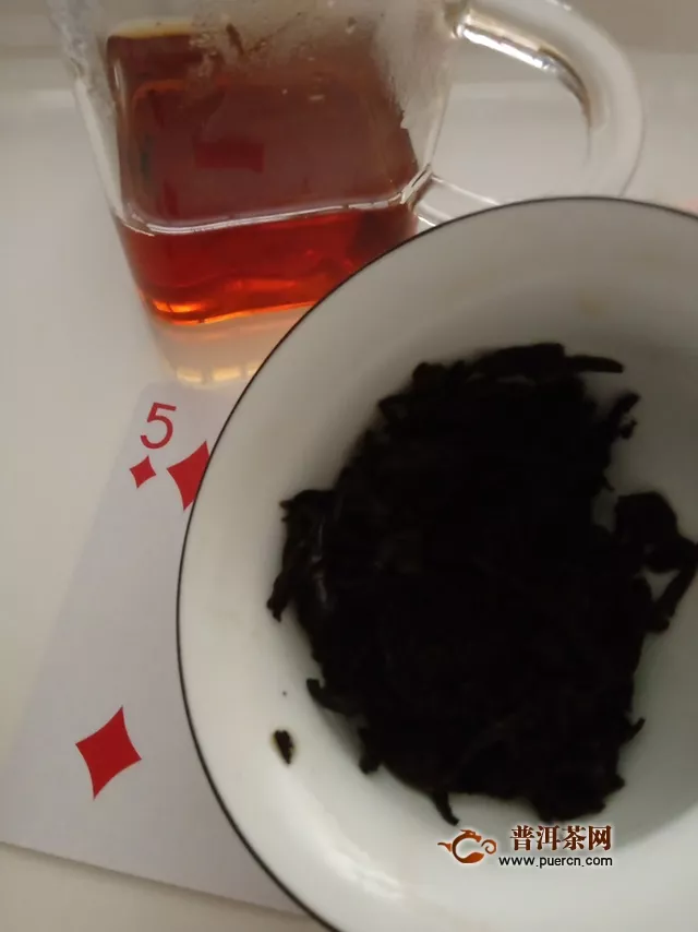 2017年云源號布朗貢餅熟茶試用評測報告：好熟茶難遇，遇見布朗貢餅！