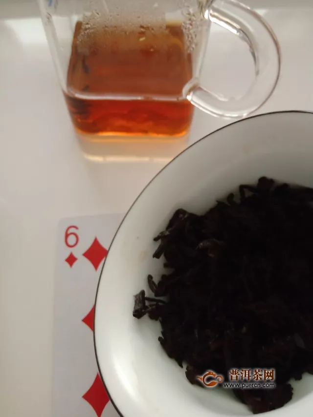 2017年云源號布朗貢餅熟茶試用評測報告：好熟茶難遇，遇見布朗貢餅！