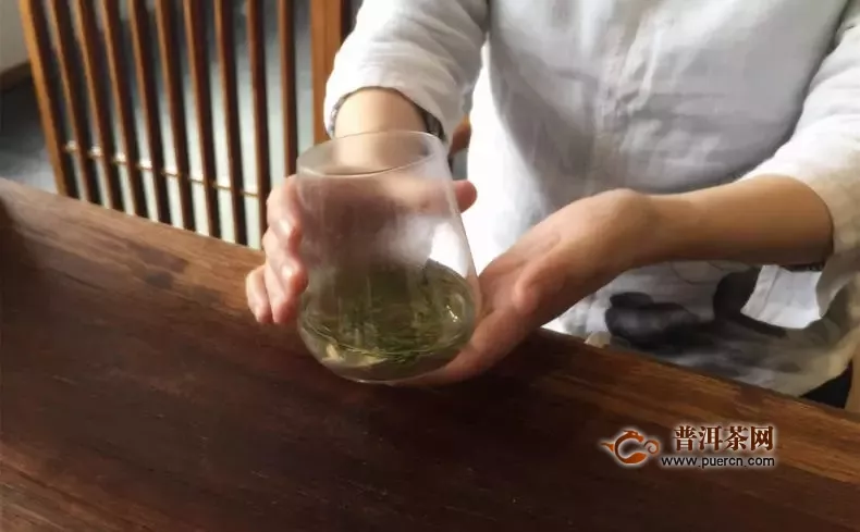 龍井茶怎樣泡才更好喝？專(zhuān)業(yè)茶人為您示范泡法