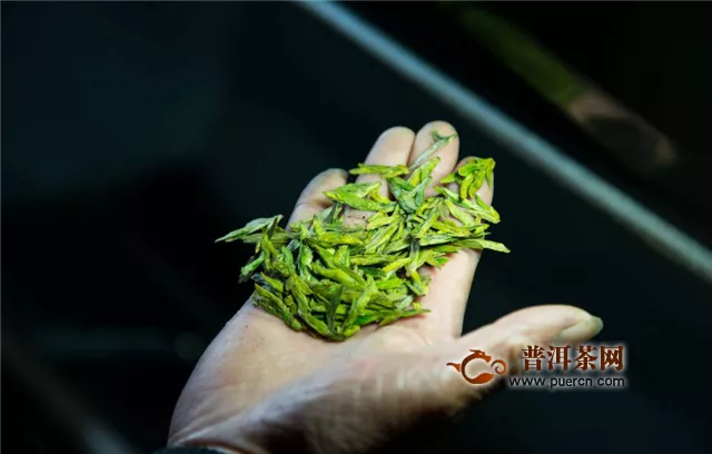 绿茶制作工艺，分为杀青、揉捻和干燥三个步骤！