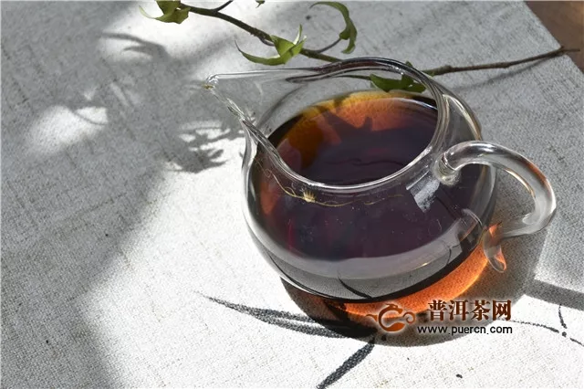 八角亭紫印古树圆茶：显毫香正，滋味醇厚