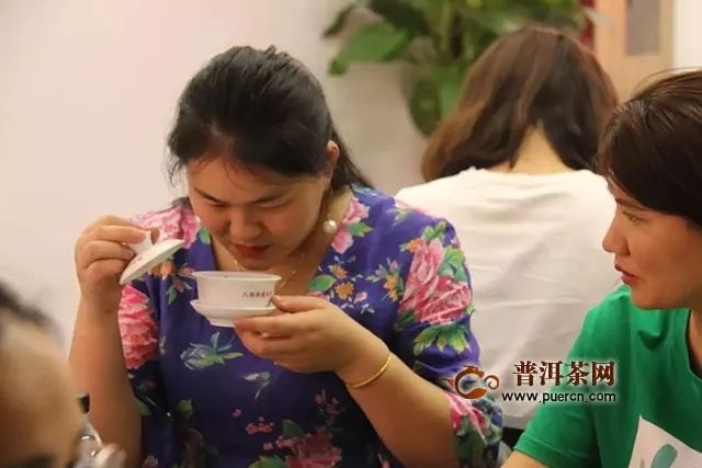 2019年八角亭紫印古树圆茶品鉴会在郑州成功举办