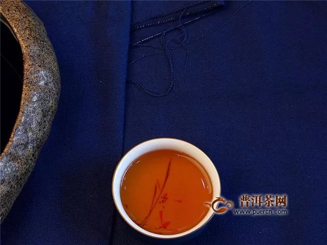 岩茶泡茶水温，100℃才能释放其滋味！
