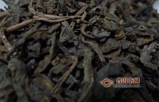 如何将毛茶制作成黑砖茶？