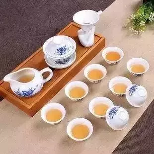 泡茶器具各有讲究，喝什么茶该用什么杯