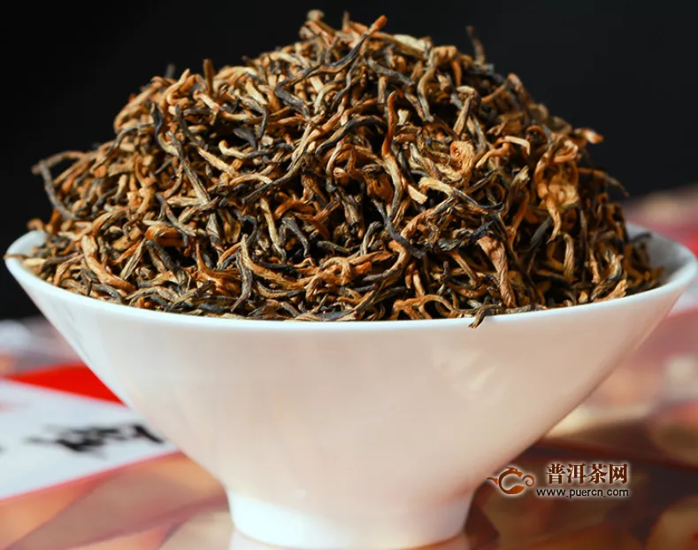 红茶茶叶过期还能喝吗？过期茶叶不能喝！