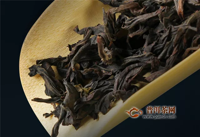 武夷岩茶是乌龙茶，大红袍是武夷岩茶