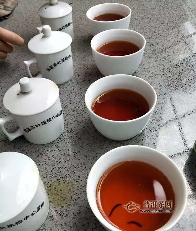 可以根据祁门红茶的等级特征来选购