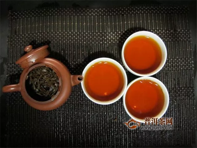 绿茶、红茶和乌龙茶的品种不同
