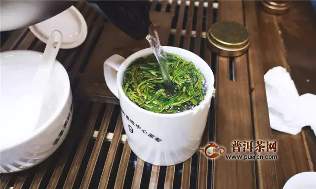 西湖龙井和普洱茶中的高档茶