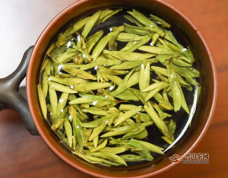 龙井茶都是绿茶吗？龙井茶因什么得名？