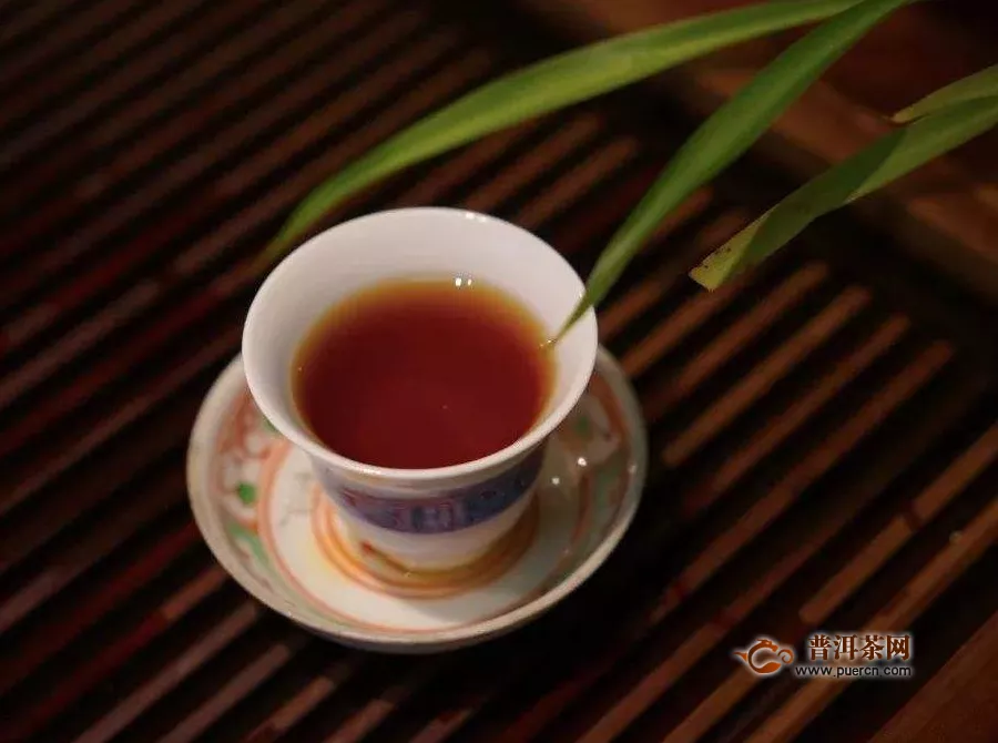 武夷岩茶大红袍是红茶吗？大红茶属于乌龙茶！