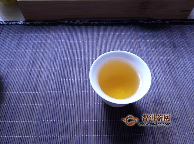 2018年八角亭天骄生茶357克试用评测报告