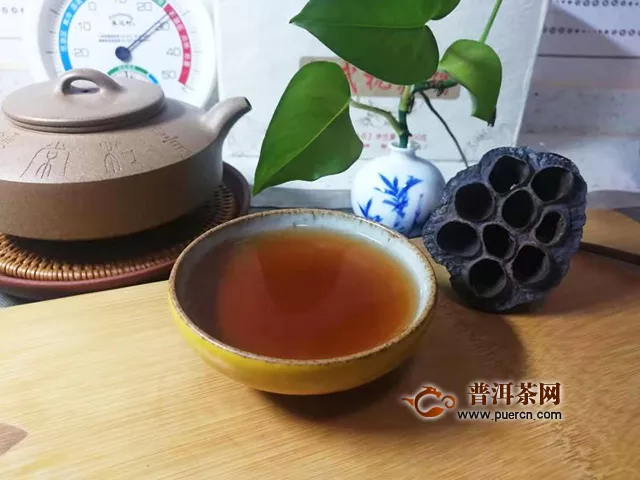 “一品天弘，緣份千里”2019天弘易武枕頭磚熟茶1500克評測報告