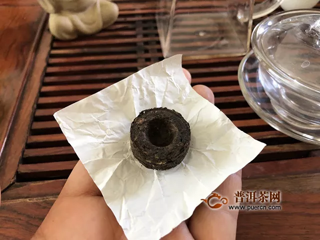 静下心来品一杯茶：2018年“千山叶”糯香普洱小沱茶品饮测评