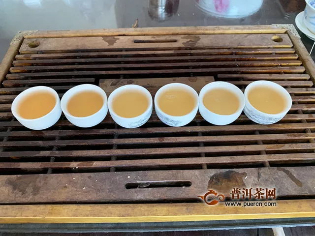 尋找初戀的感覺：品鑒 2018年大益茉莉普洱生茶