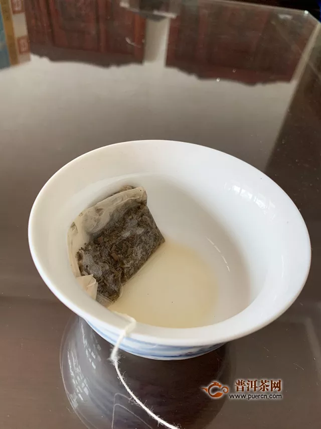 尋找初戀的感覺：品鑒 2018年大益茉莉普洱生茶