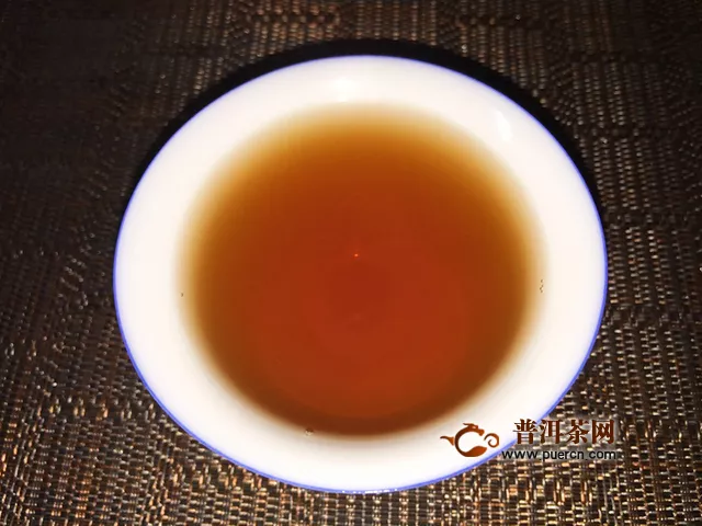 浓郁清新的熟茶香气：2018年润元昌金针白莲熟茶试用评测报告