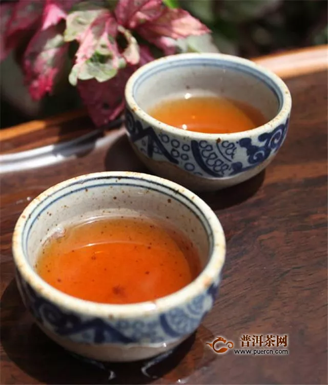 红茶和岩茶哪个好？