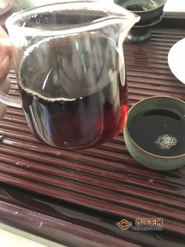 甘甜醇和：2018年天弘班章铁饼熟茶试用评测