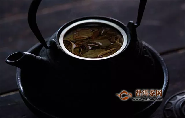 老白茶煮多久？第一次煮茶沸煮1分钟！