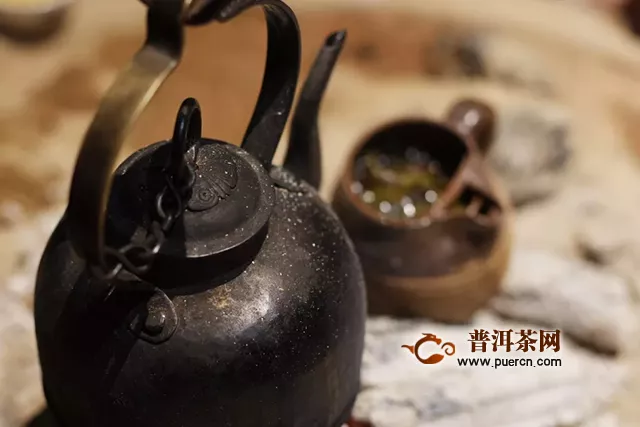福元昌普洱茶：夜话烤茶，喝一壶纯粹