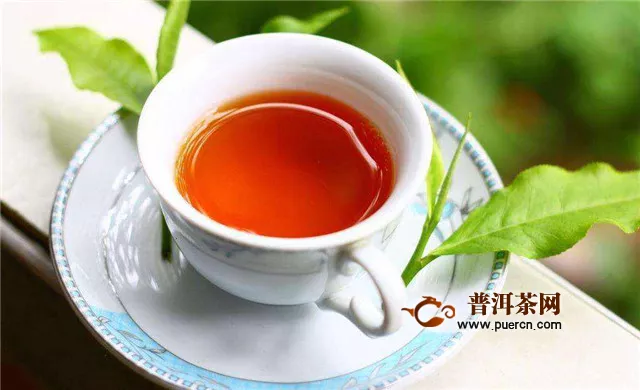 云南滇红茶汤颜色，汤色红鲜明亮！