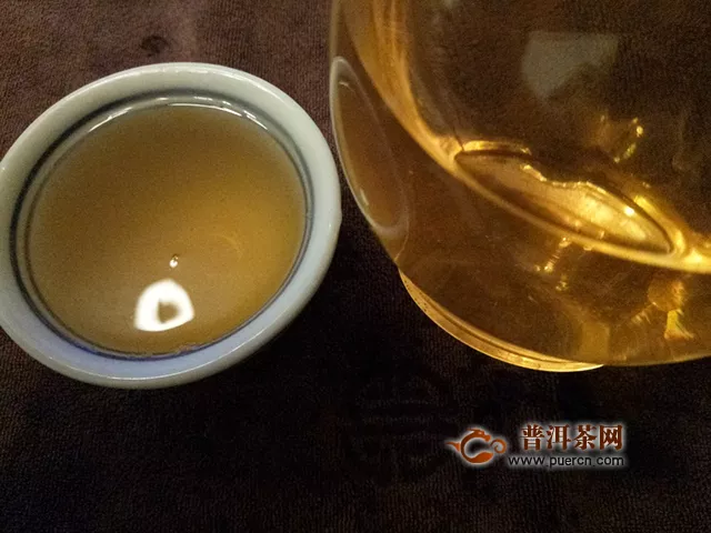 時(shí)人不識(shí)凌云木，直待凌云始道高：2019年興海茶業(yè)烏金號(hào)生茶試用報(bào)告