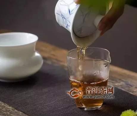 一口就能喝出茶樹樹齡和年份的大師，我信你個鬼