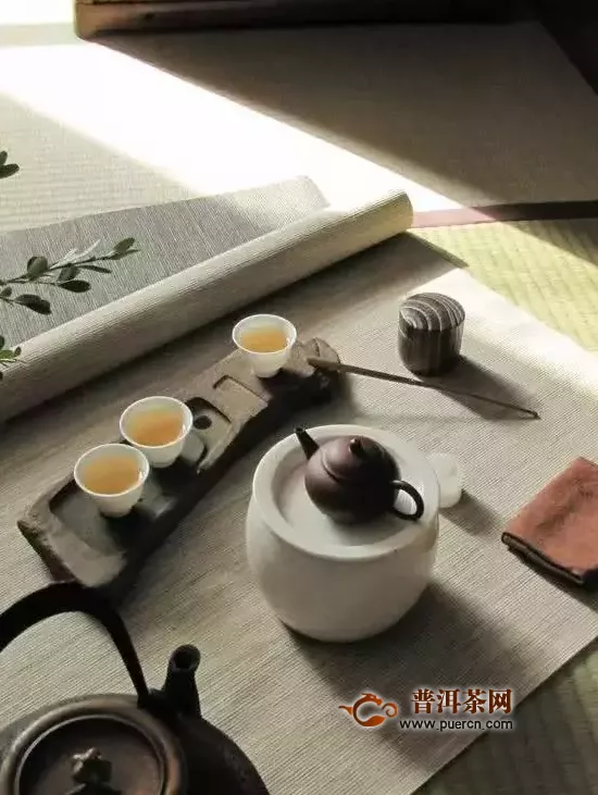 一口就能喝出茶樹樹齡和年份的大師，我信你個鬼