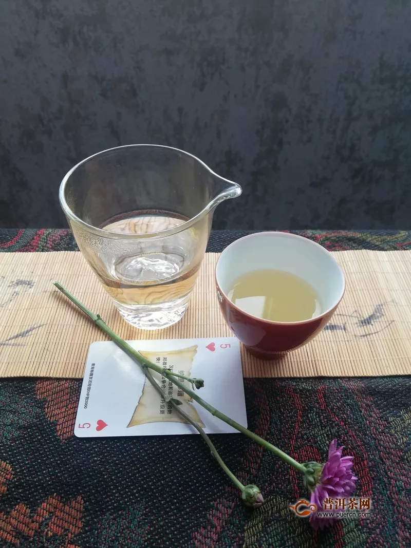 看你骨骼清奇，必定來日可期：2019年勐海本木古茶業(yè)古小白美人珠白茶品鑒