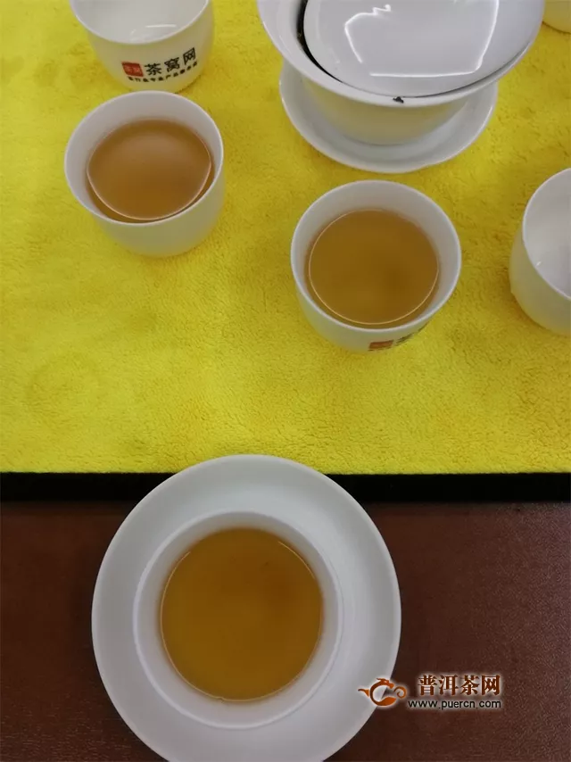 一年的茶有此表现，物超所值： 2018年七彩云南 绿翡翠 生茶 357克 试用