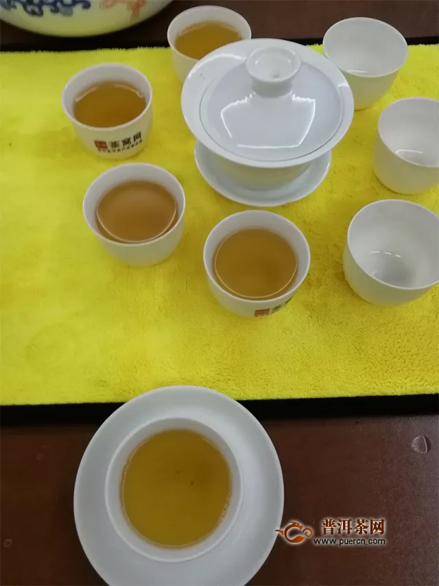 一年的茶有此表现，物超所值： 2018年七彩云南 绿翡翠 生茶 357克 试用