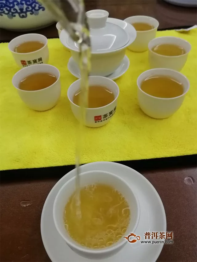 一年的茶有此表现，物超所值： 2018年七彩云南 绿翡翠 生茶 357克 试用